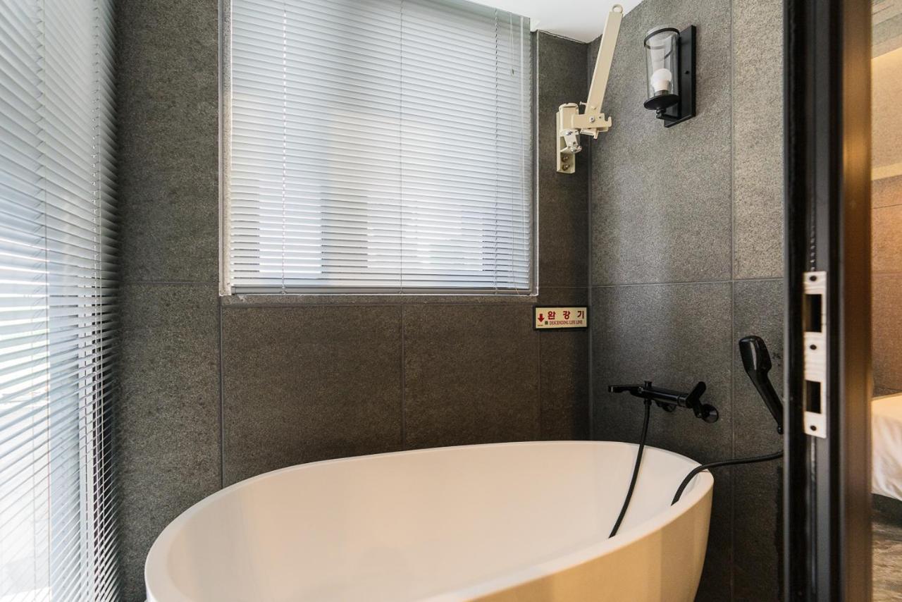 Hotel The May Jongno Сеул Екстер'єр фото